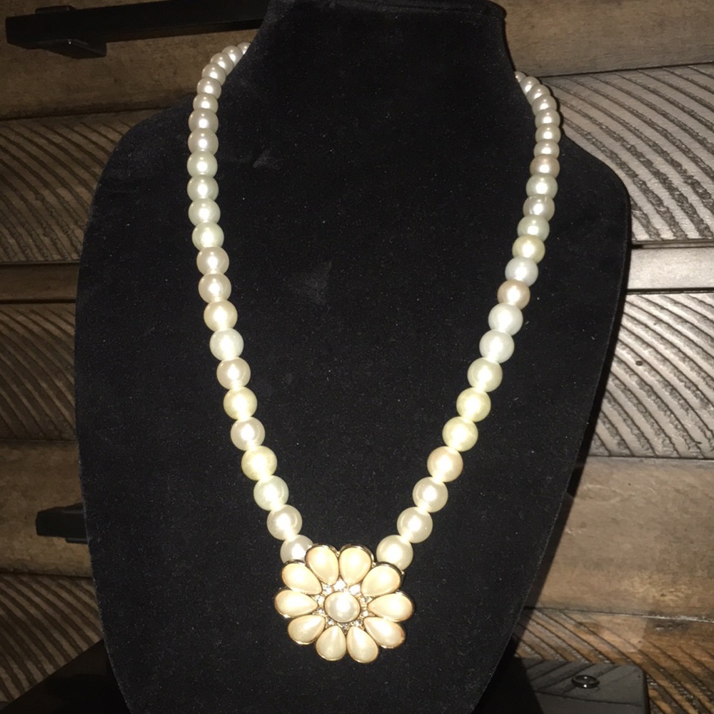 Custom Made Pearls Pendant Necklace
